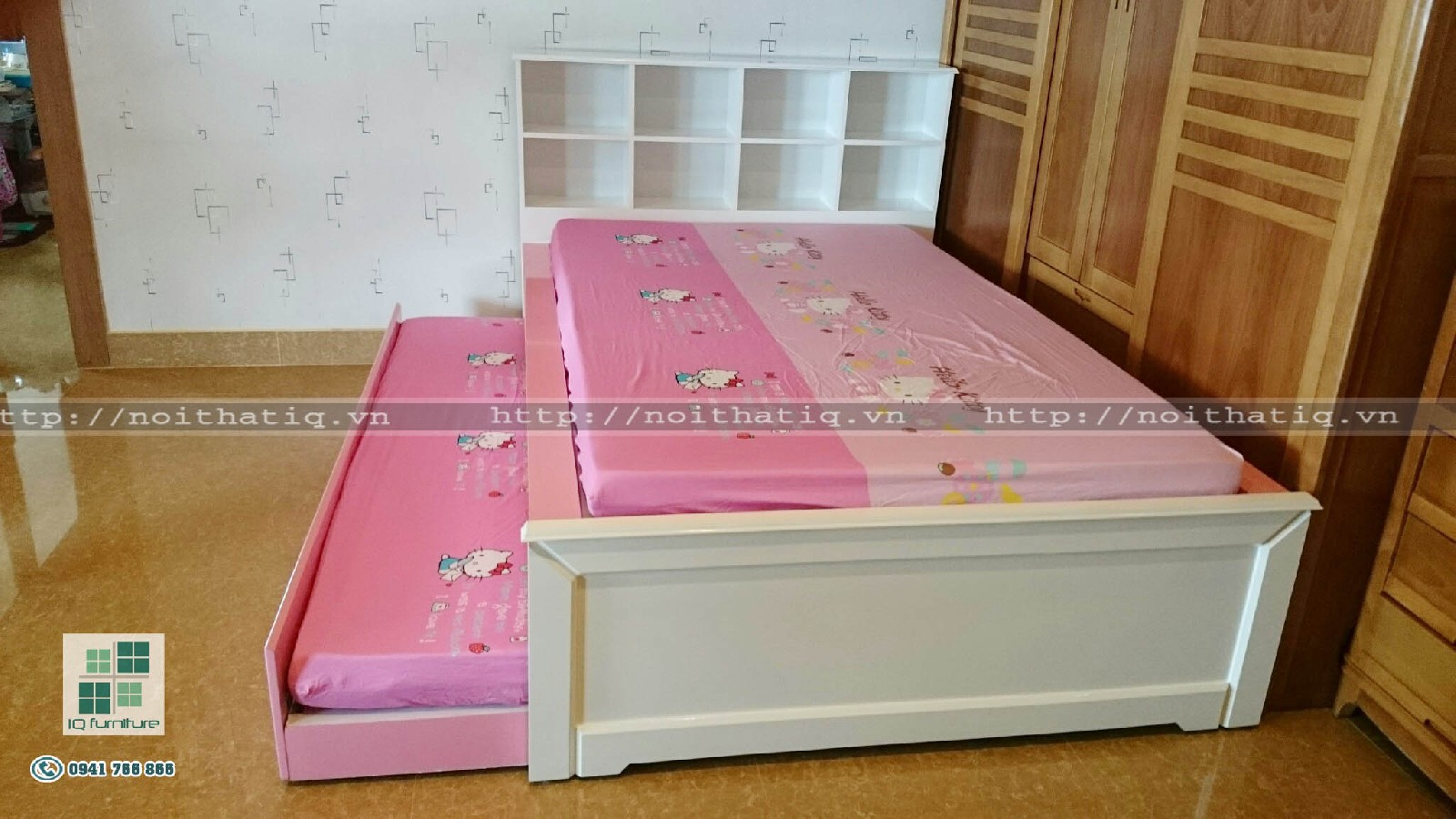Giường ngủ màu hồng cho bé gái 